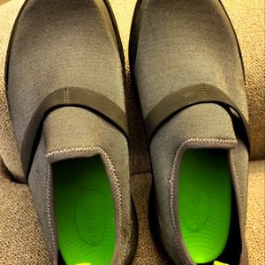 Oofos OOmg Women's Mesh Low Gray/Black Recovery Slip On Walking Shoes Sz W 10